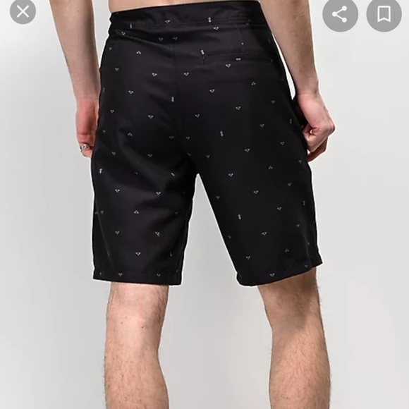 Zumiez Freeworld boardshorts - Picture 2 of 5